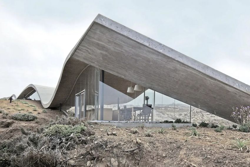 Sur un promontoire rocheux